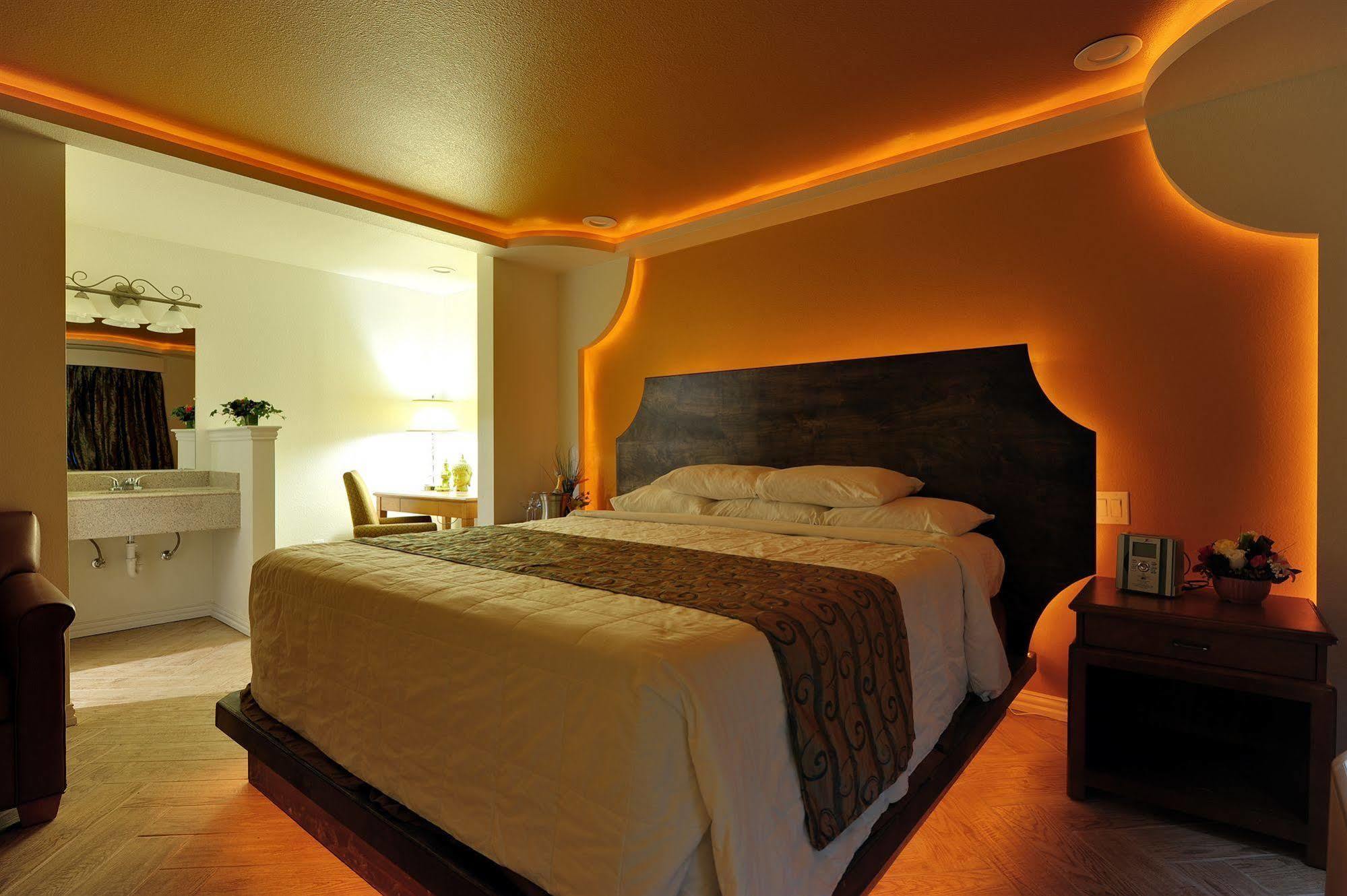 Romantic Inn & Suites Даллас Экстерьер фото